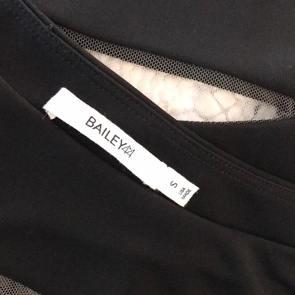 🌸❤️Bailey 44 mesh panel top❤️ - Picture 5 of 6